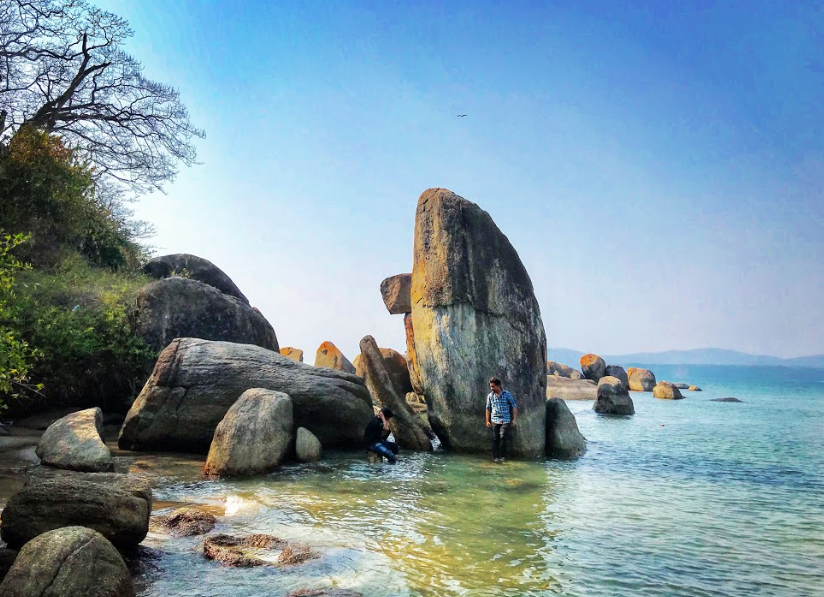 Rock Formations, South Goa, Goa - Vushii.com Rock Formations, South Goa, Goa - Vushii.com